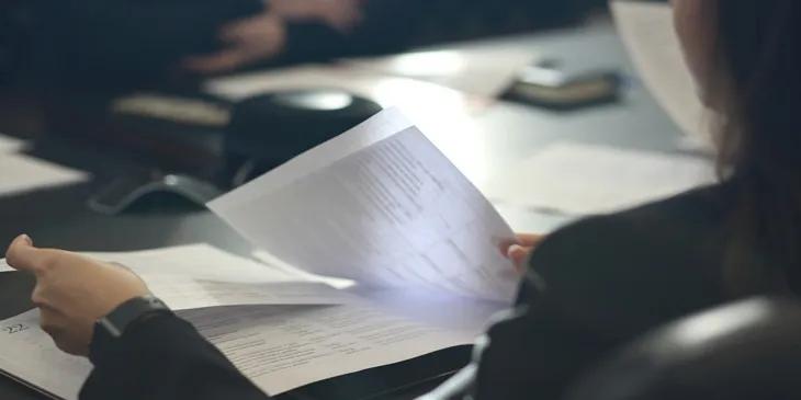 雇止め法理とは｜適用要件や裁判例・トラブルを防ぐ企業の注意点を徹底解説